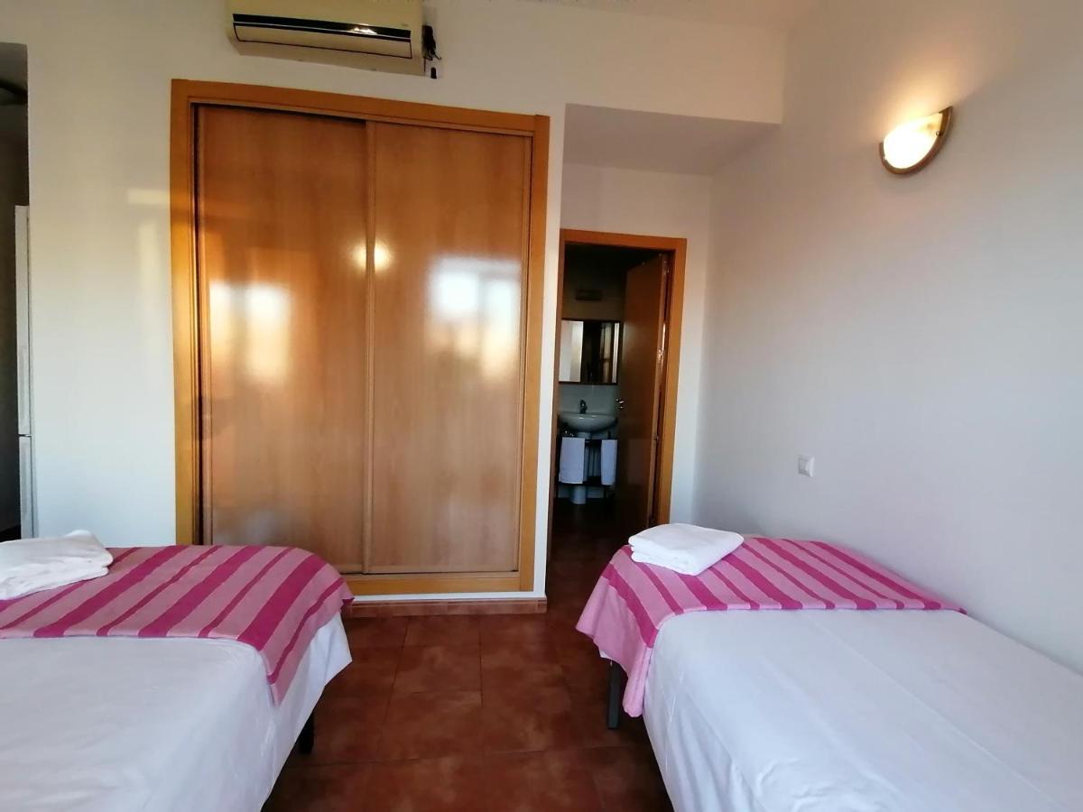 Apartamentos El Puente Madrid Buitenkant foto
