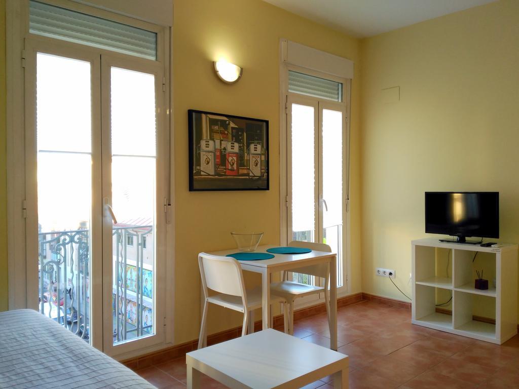 Apartamentos El Puente Madrid Kamer foto