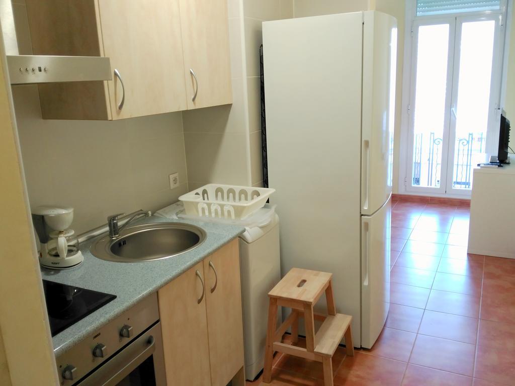 Apartamentos El Puente Madrid Kamer foto