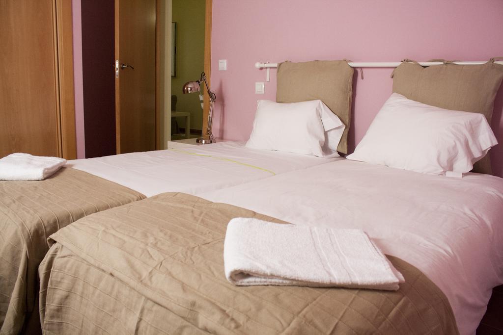 Apartamentos El Puente Madrid Kamer foto